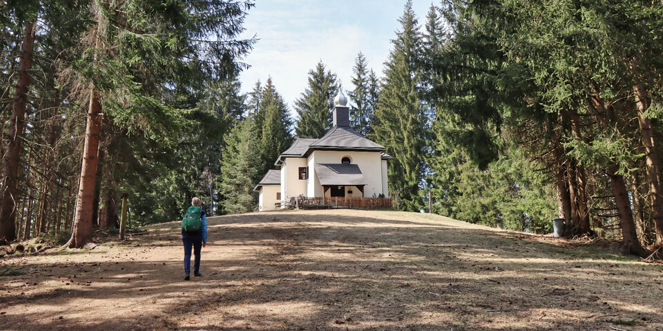 Tremmelberg "Turm Im Gebirge" über Kalvarienkirche | Naturpark